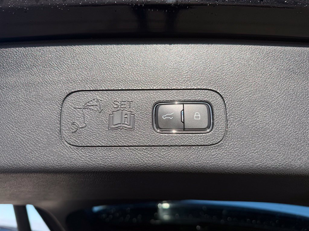 Used 2023 Lincoln Aviator Reserve w/ Equipment Group 201A AWD/4WD image 32