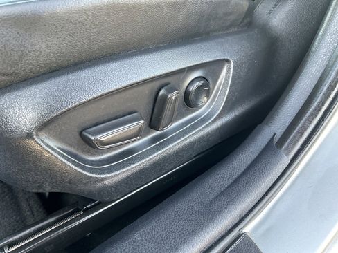 Used 2024 Toyota Camry SE image 10