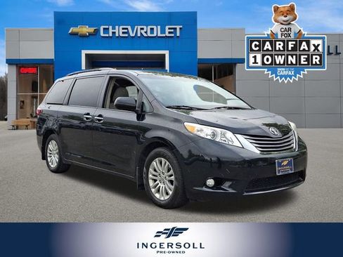 Used 2015 Toyota Sienna XLE Premium FWD image 1
