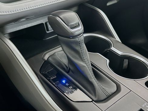 Used 2021 Toyota Highlander LE image 24