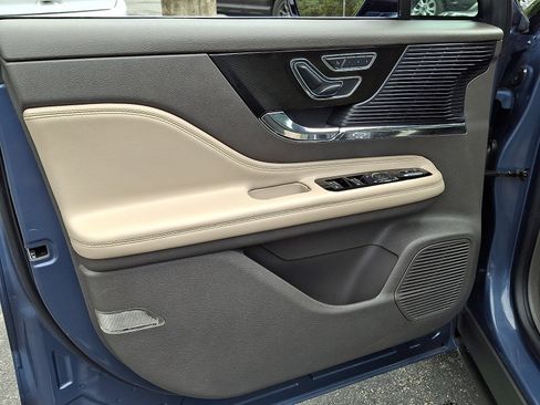 Used 2022 Lincoln Corsair AWD w/ Premium Package image 14