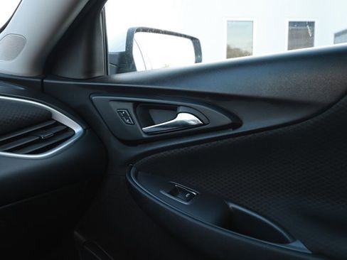 Used 2024 Chevrolet Malibu LT image 23