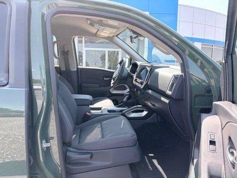 Used 2025 Nissan Frontier SV w/ SV Convenience Package RWD image 10