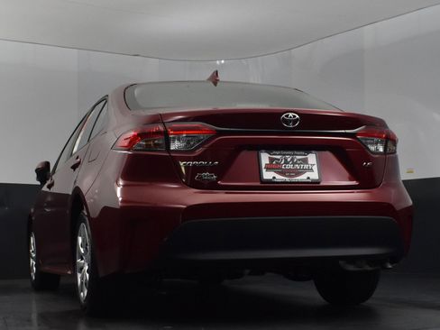 Used 2025 Toyota Corolla LE image 38