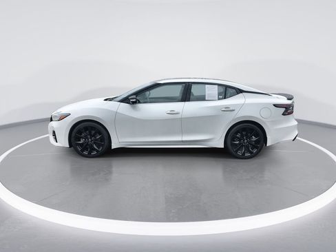 Used 2023 Nissan Maxima SR w/ Sport Mat Group FWD image 5