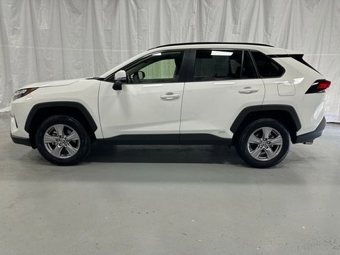 Used 2025 Toyota RAV4 XLE image 4