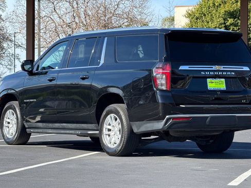 Used 2024 Chevrolet Suburban LT image 3