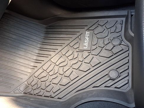 Certified 2024 Jeep Grand Cherokee Limited w/ Black Appearance Package image 22