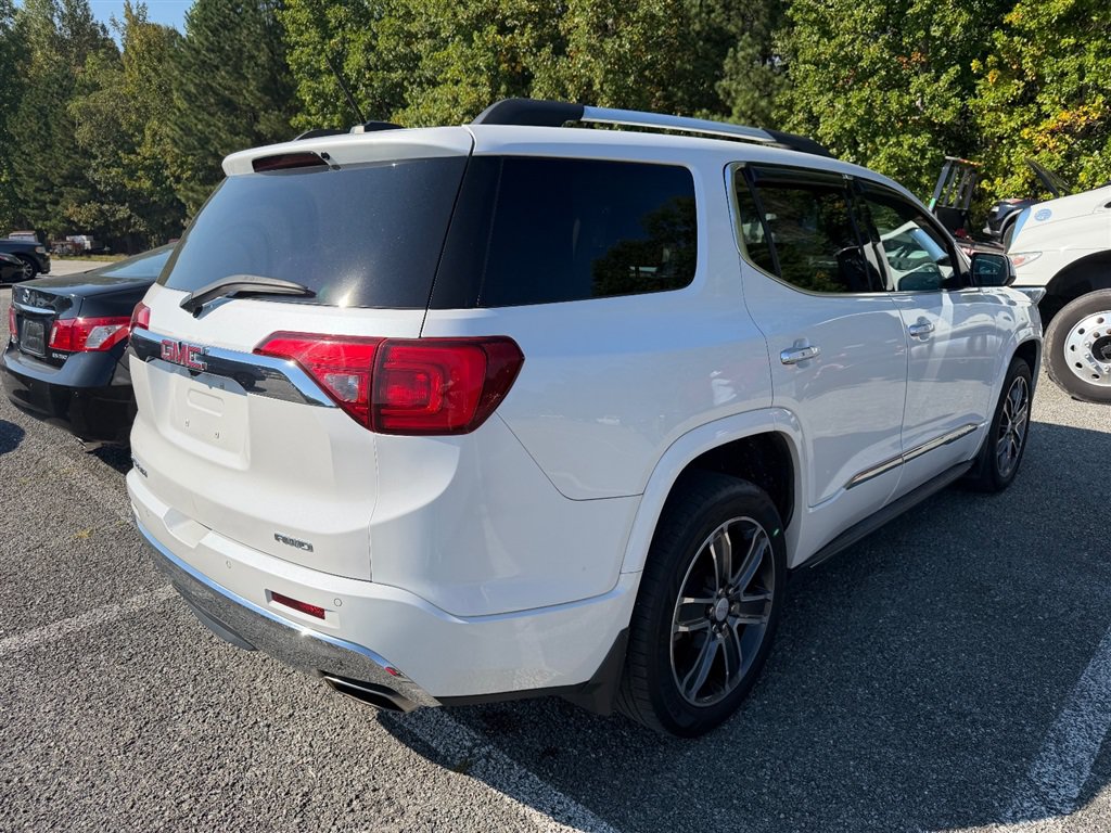 Used 2018 GMC Acadia Denali w/ Technology Package AWD/4WD image 3