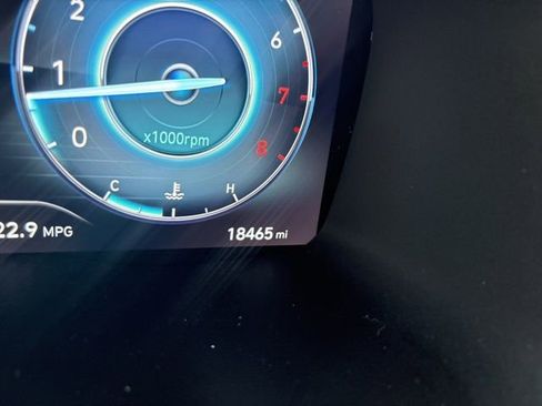 Used 2023 Hyundai Santa Fe SEL w/ Premium Package image 9