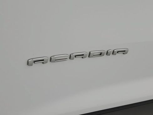 Used 2025 GMC Acadia Elevation FWD image 8