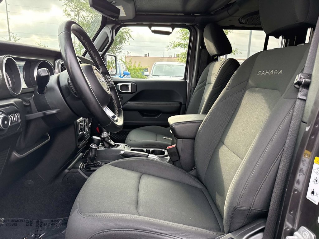 Used 2018 Jeep Wrangler Unlimited Sahara AWD/4WD image 10