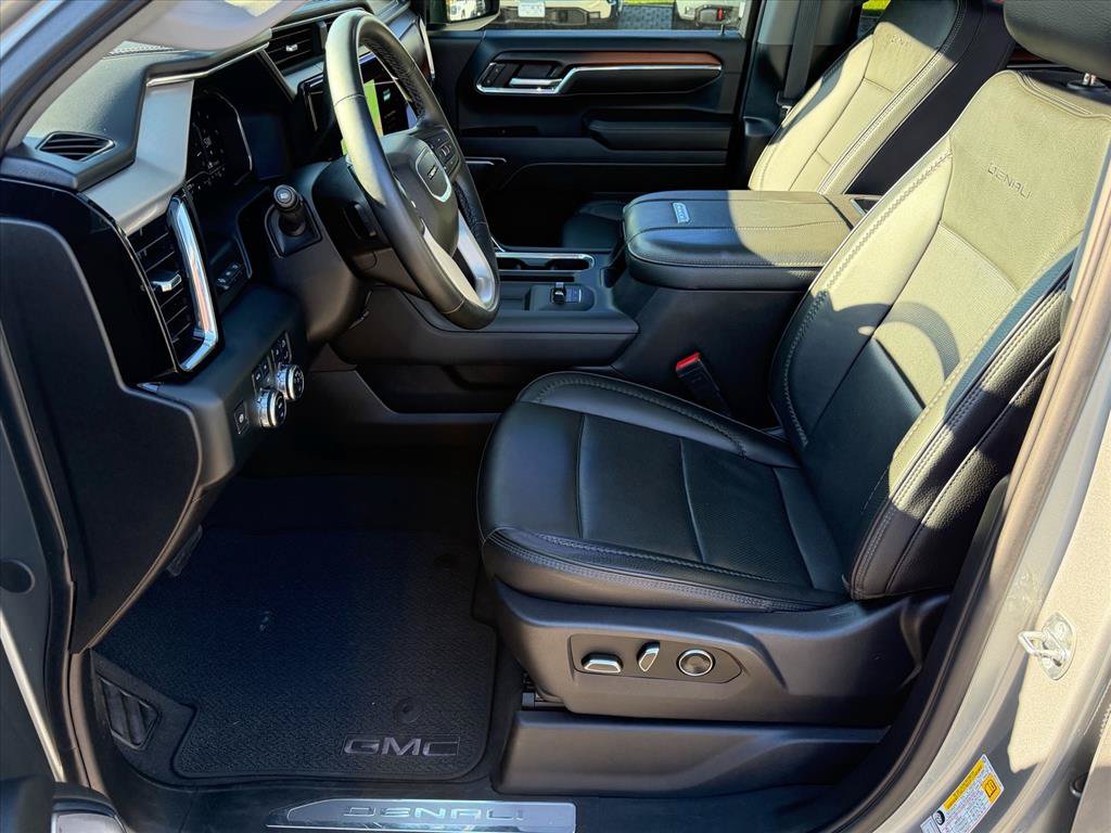 Used 2024 GMC Sierra 2500 Denali w/ Denali Reserve Package AWD/4WD image 6