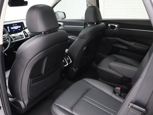 Used 2023 Kia Sorento SX image 11