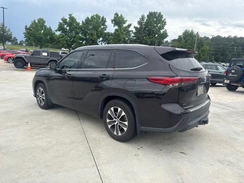 Used 2021 Toyota Highlander XLE FWD image 20