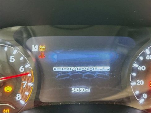 Used 2023 Jeep Compass Limited image 12