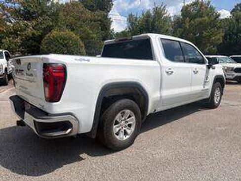 Used 2023 GMC Sierra 1500 SLE AWD/4WD image 11