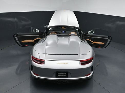 Used 2019 Porsche 911 Speedster RWD image 29