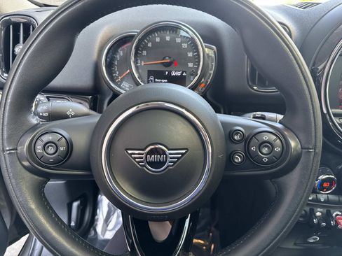 Used 2019 MINI Cooper Countryman w/ Premium Package image 18