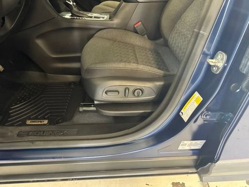 Used 2022 Chevrolet Equinox LT FWD image 37