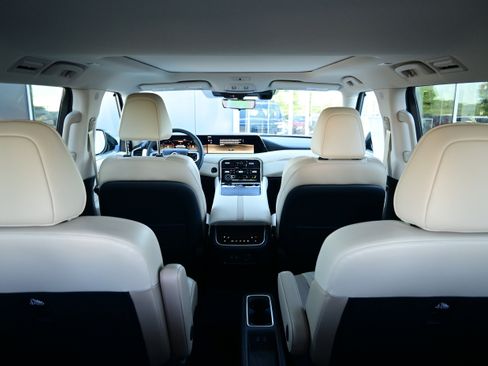 New 2026 Nissan Armada Platinum image 17