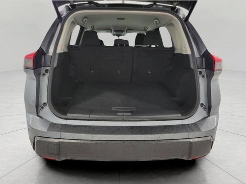 Used 2025 Nissan Rogue SV image 16