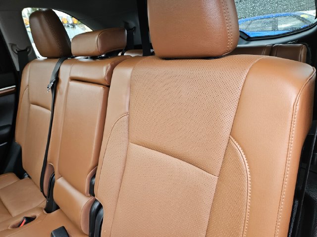 Used 2019 Toyota Highlander Limited Platinum AWD/4WD image 19