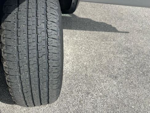 Used 2013 Ford F150 XLT w/ Luxury Equipment Group image 16