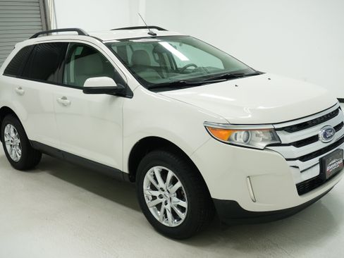 Used 2013 Ford Edge SEL FWD image 3