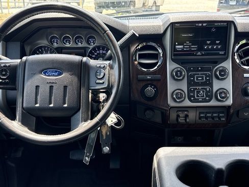 Used 2015 Ford F250 Lariat w/ Lariat Interior Package AWD/4WD image 5
