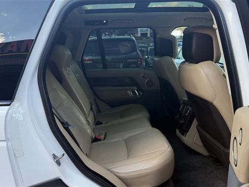 Used 2019 Land Rover Range Rover HSE image 10