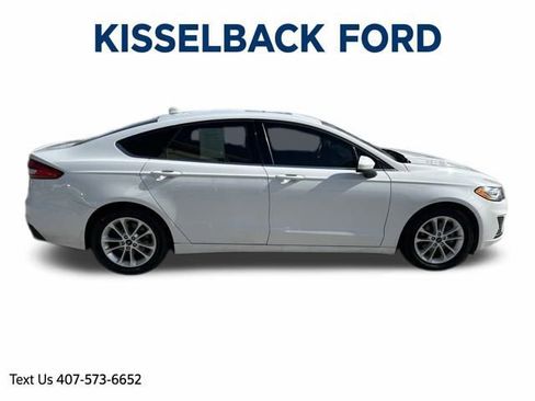 Certified 2020 Ford Fusion SE image 3