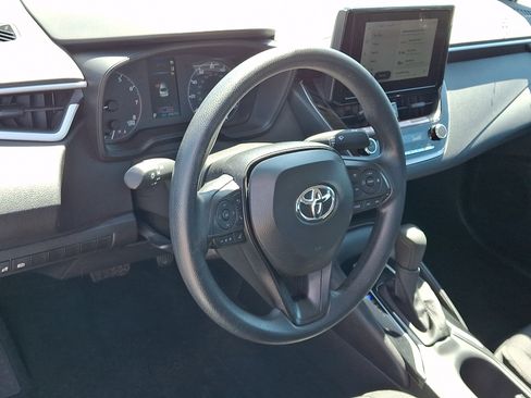 Used 2025 Toyota Corolla LE FWD image 16