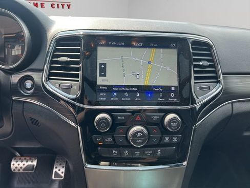 Used 2021 Jeep Grand Cherokee Limited w/ Luxury Group II AWD/4WD image 2