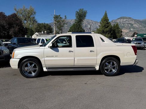 Used 2005 Cadillac Escalade EXT AWD/4WD image 97
