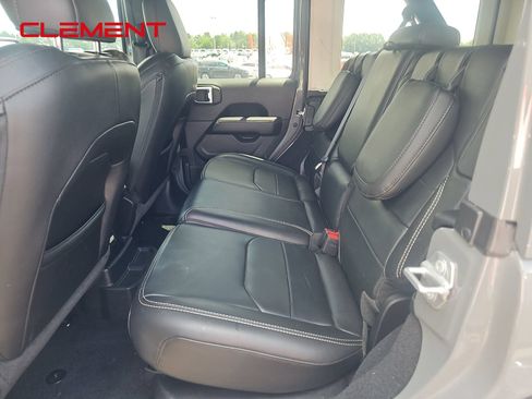 Used 2023 Jeep Wrangler Unlimited Sahara w/ Cold Weather Group AWD/4WD image 4