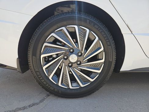 Used 2022 Hyundai Sonata Limited FWD image 9