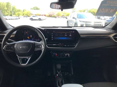 Used 2025 Chevrolet TrailBlazer ACTIV w/ Driver Confidence Package AWD/4WD image 17