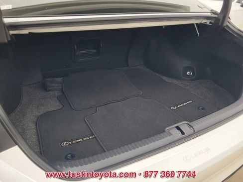 Used 2024 Lexus ES 300h w/ Premium Package FWD image 13