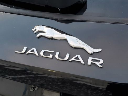 Used 2020 Jaguar F-PACE Prestige image 11