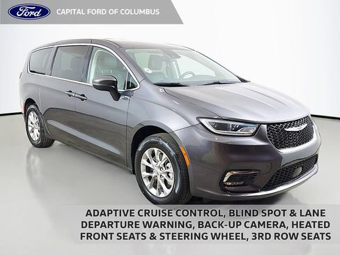 Used 2023 Chrysler Pacifica Touring-L AWD/4WD image 1