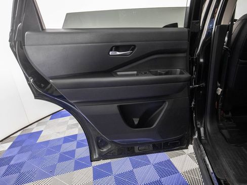Used 2022 Nissan Pathfinder SV FWD image 10