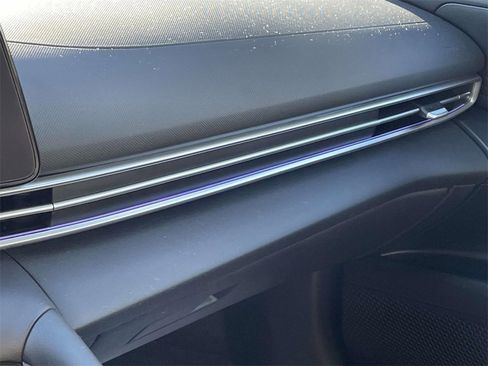 Certified 2024 Hyundai Elantra SEL image 30