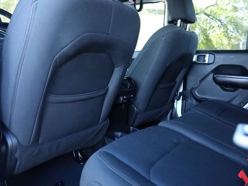 Used 2018 Jeep Wrangler Unlimited Sport S AWD/4WD image 36