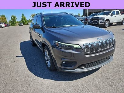 Used 2019 Jeep Cherokee Latitude Plus w/ Comfort/Convenience Group