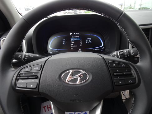 Used 2023 Hyundai Venue SEL FWD image 20