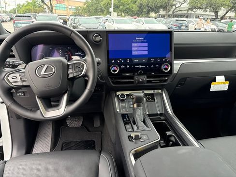 Certified 2026 Lexus GX 550 w/ Cold Area Package AWD/4WD image 17
