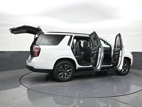 Used 2023 Chevrolet Tahoe Z71 w/ Luxury Package AWD/4WD image 28