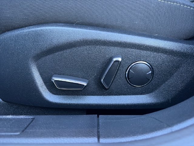 Used 2019 Ford Fusion SE FWD image 27