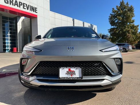 Used 2025 Buick Envista Sport Touring image 4